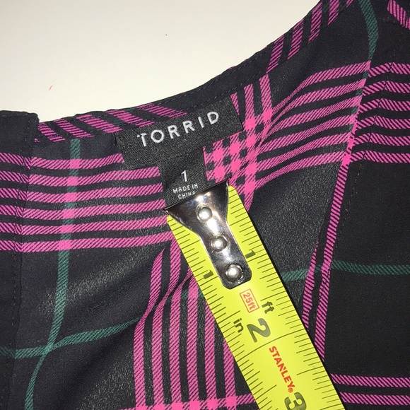 Torrid Blouse Size 1 (1X 14-16) Black, Pink & Green Colors - Picture 4 of 11
